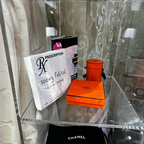 CHANEL BOXES, HERMES BOXES, dust bags, GARMET BAGS; all from various designers - Picture 10 of 11